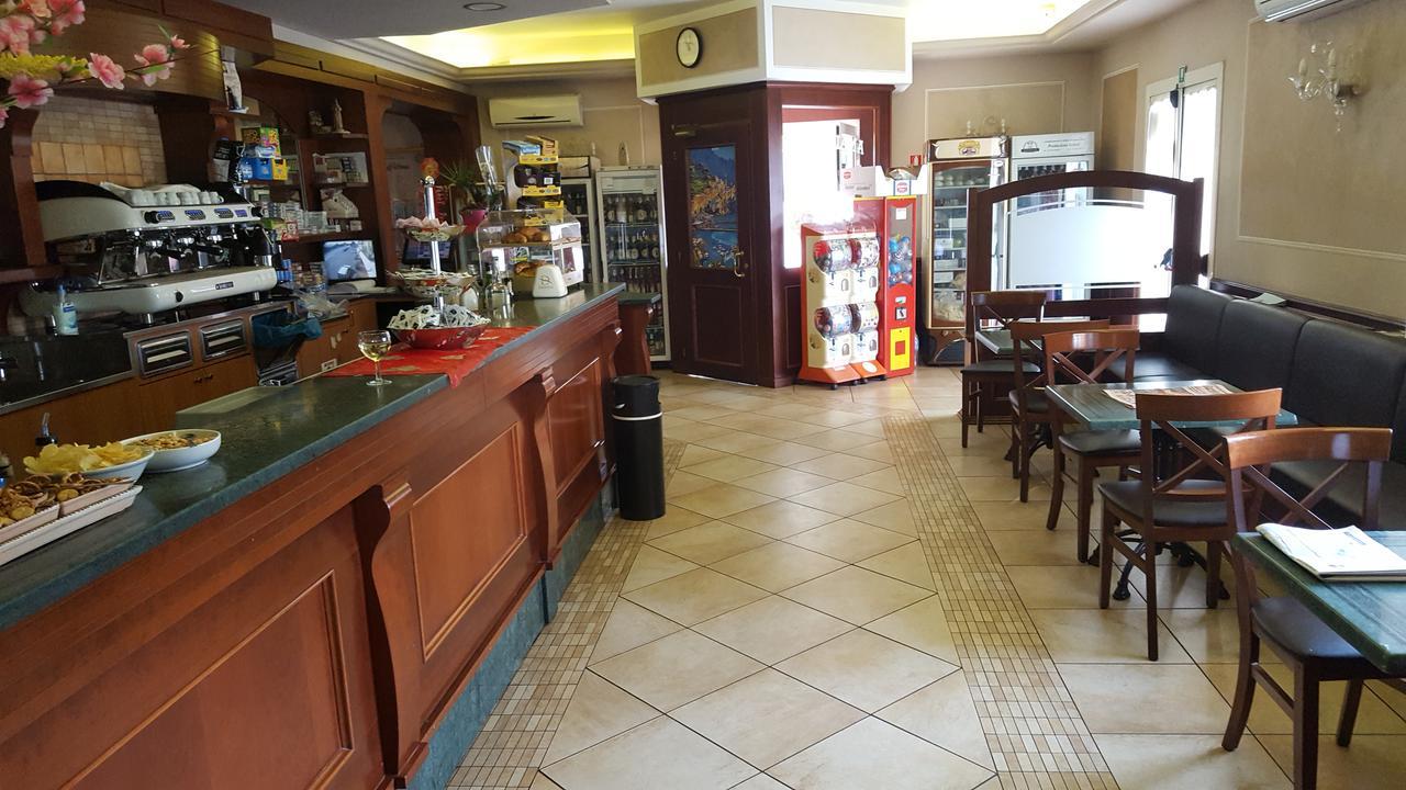 Hotel Ristorante Amalfitana Dello Εξωτερικό φωτογραφία